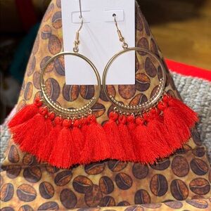 🎄Darling gold & red Tassel Hoop pierced Earrings very lightweight
